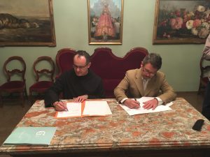 Amics de Gaudí signa un conveni amb Montserrat