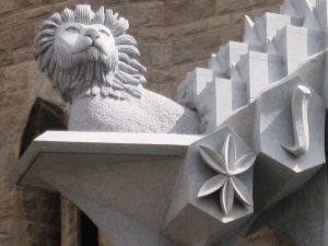 El culebrón del león de la Sagrada Familia